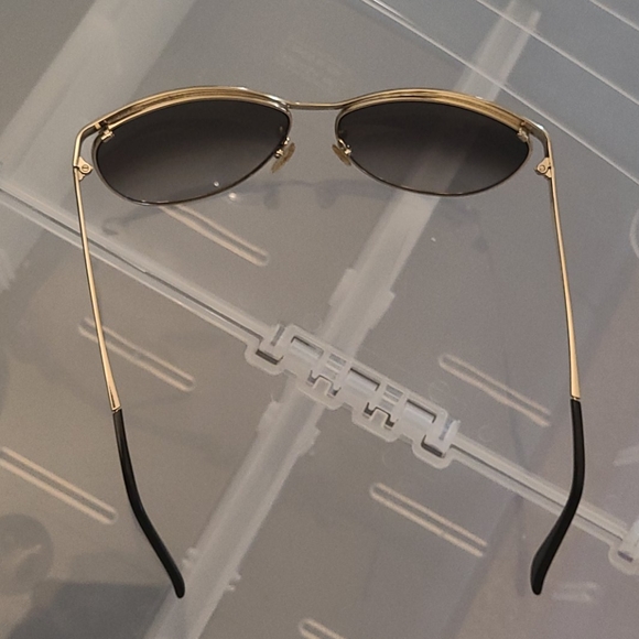 Sunglasses - Picture 3 of 8